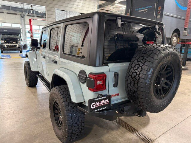 Used 2023 Jeep Wrangler Unlimited Sahara w/ Dual Top Group AWD/4WD image 28