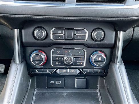 Used 2023 Chevrolet Tahoe LT w/ Luxury Package AWD/4WD image 19