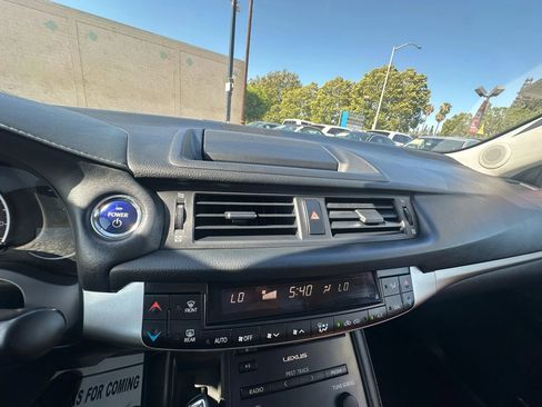 Used 2013 Lexus CT 200h image 23