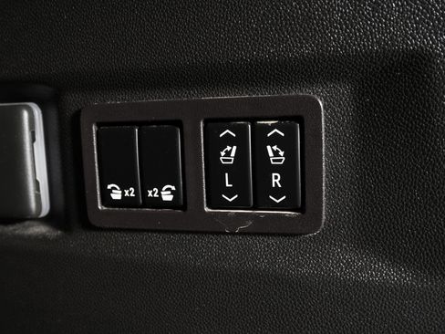 Used 2023 GMC Yukon Denali Ultimate image 14