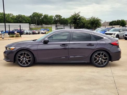 Used 2024 Honda Civic Sport Touring image 4