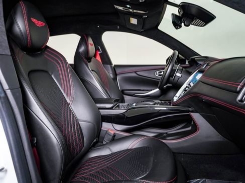 Used 2021 Aston Martin DBX AWD/4WD image 18