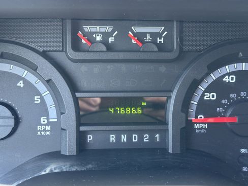 Used 2014 Ford E-250 and Econoline 250 Extended w/ Power Group RWD image 18
