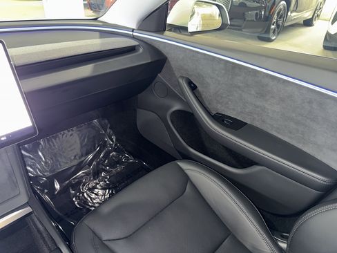 Used 2024 Tesla Model 3 Long Range AWD/4WD image 28
