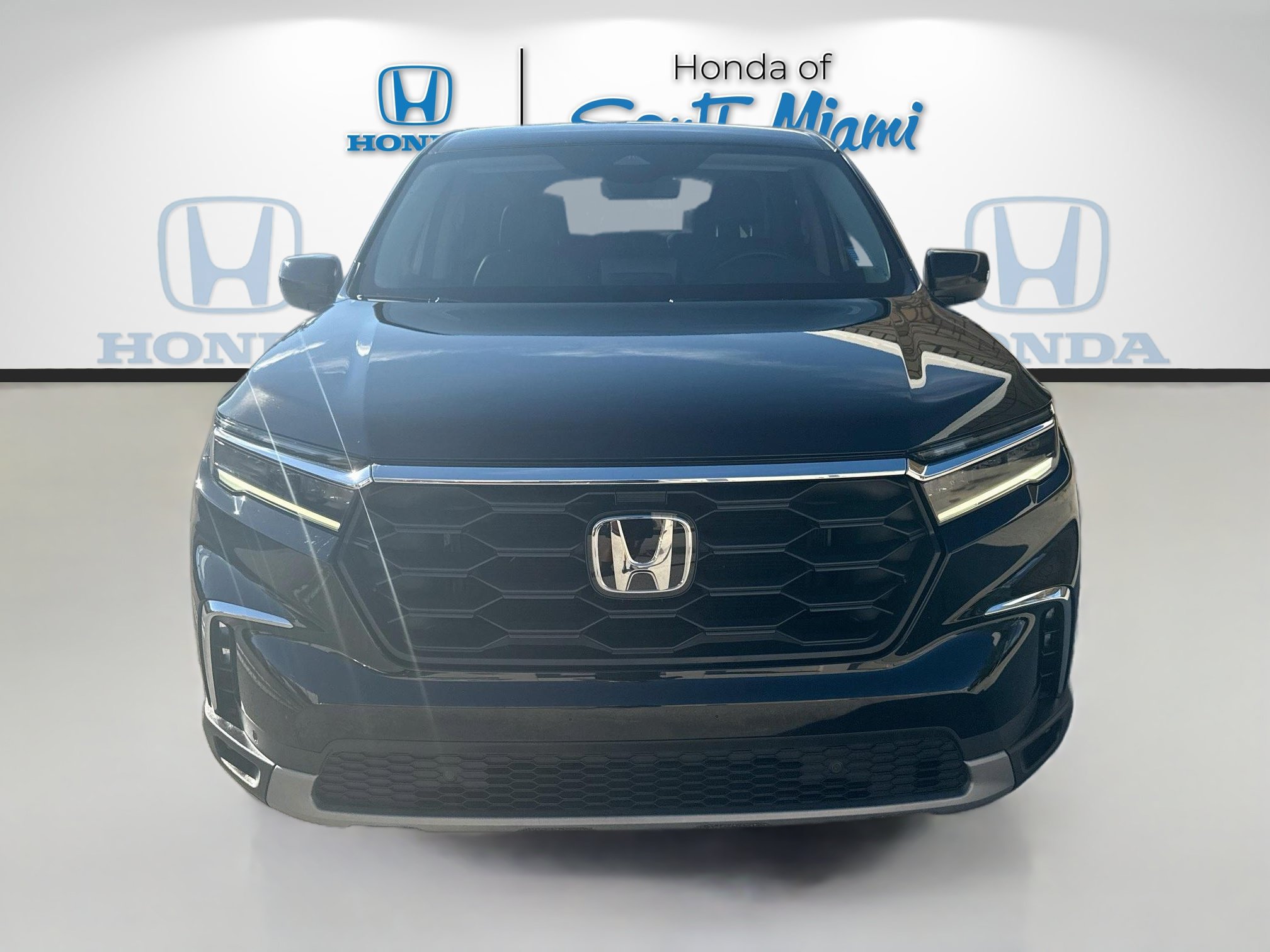 Used 2025 Honda Pilot EX-L image 2