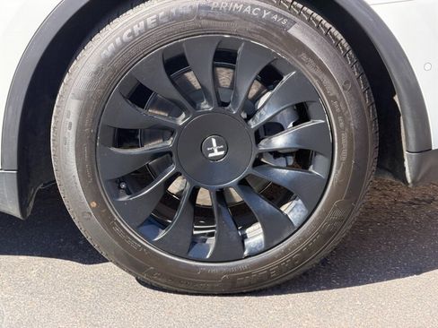 Used 2021 Tesla Model Y Long Range AWD/4WD image 36
