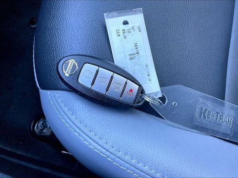 Used 2021 Nissan Kicks SR w/ SR Premium Package image 35