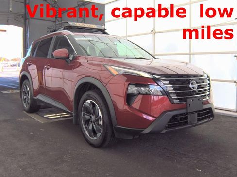 Used 2024 Nissan Rogue SV w/ SV Premium Package image 1