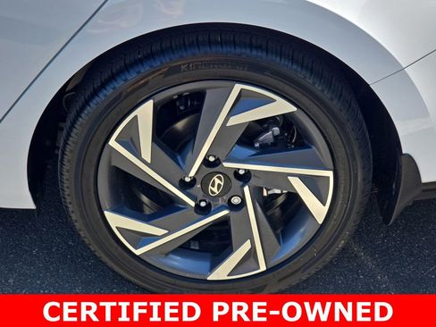 Used 2025 Hyundai Elantra Limited FWD image 33