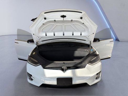 Used 2016 Tesla Model X 90D image 9