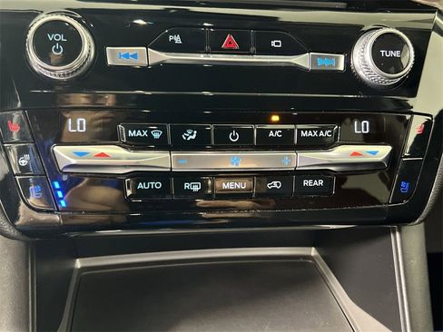 Used 2021 Ford Explorer Limited w/ Hybrid Equipment Group 310A image 17