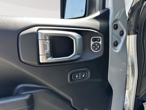 Used 2022 Jeep Wrangler Unlimited Sport AWD/4WD image 9