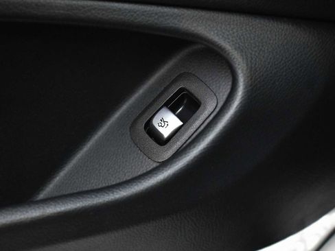 Used 2023 Mercedes-Benz C 300 4MATIC Cabriolet image 36