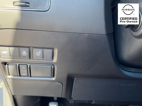 Certified 2024 Nissan Armada Platinum image 29