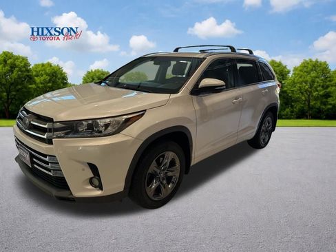 Used 2018 Toyota Highlander Limited Platinum image 3