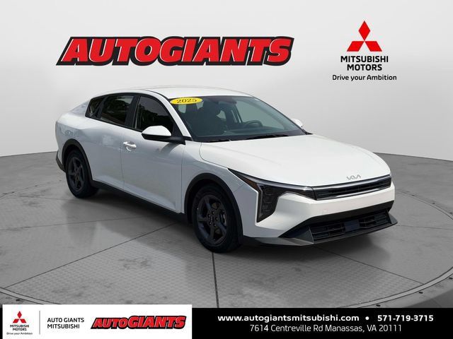 Used 2025 Kia K4 FWD image 1