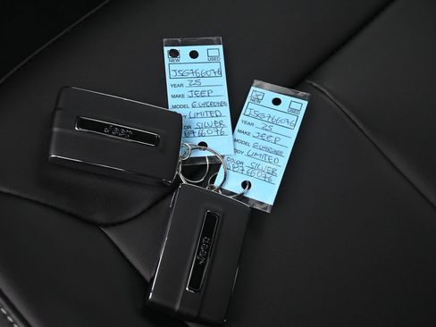 New 2025 Jeep Grand Cherokee L Limited image 18