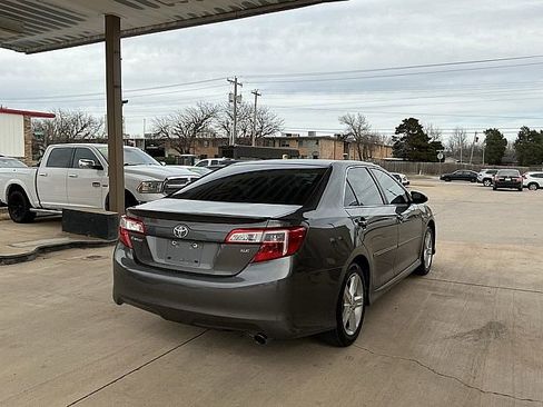 Used 2013 Toyota Camry SE image 5
