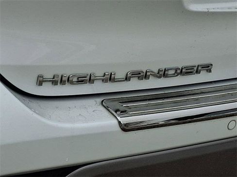 Certified 2022 Toyota Highlander Platinum image 30