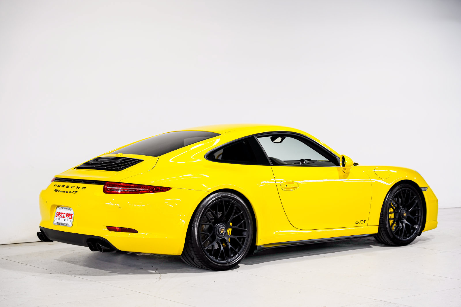 Used 2015 Porsche 911 Carrera GTS RWD image 3