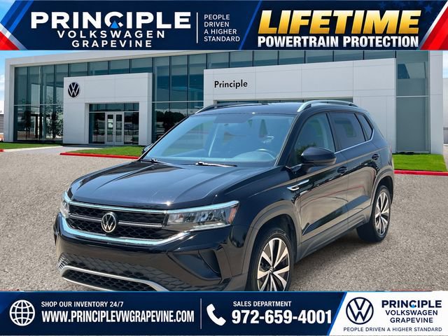 Used 2022 Volkswagen Taos SE FWD image 1