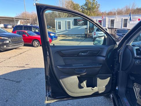 Used 2013 GMC Acadia Denali image 9