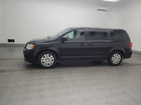 Used 2016 Dodge Grand Caravan SE w/ Quick Order Package 29E SE FWD image 2