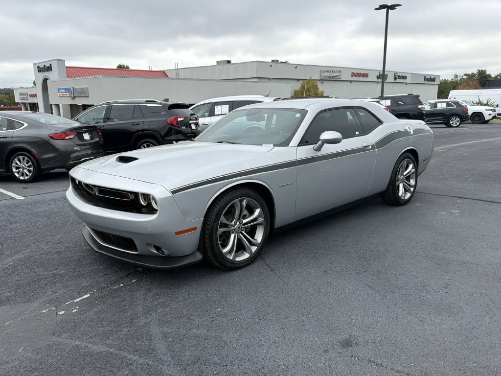 Used 2022 Dodge Challenger R/T RWD image 7