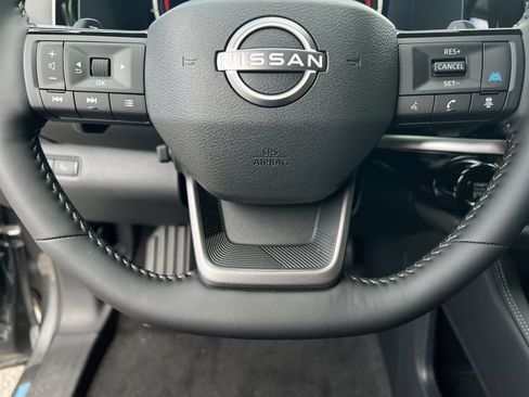 New 2026 Nissan Pathfinder Platinum FWD image 10