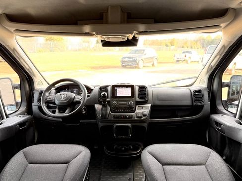 Used 2024 RAM ProMaster 2500 w/ Convenience Group FWD image 30