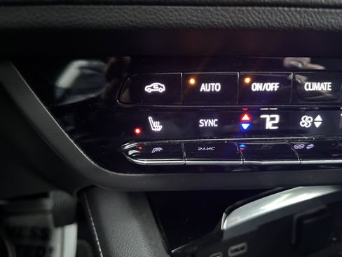 Used 2021 Buick Envision Essence w/ Sport Touring Package image 29