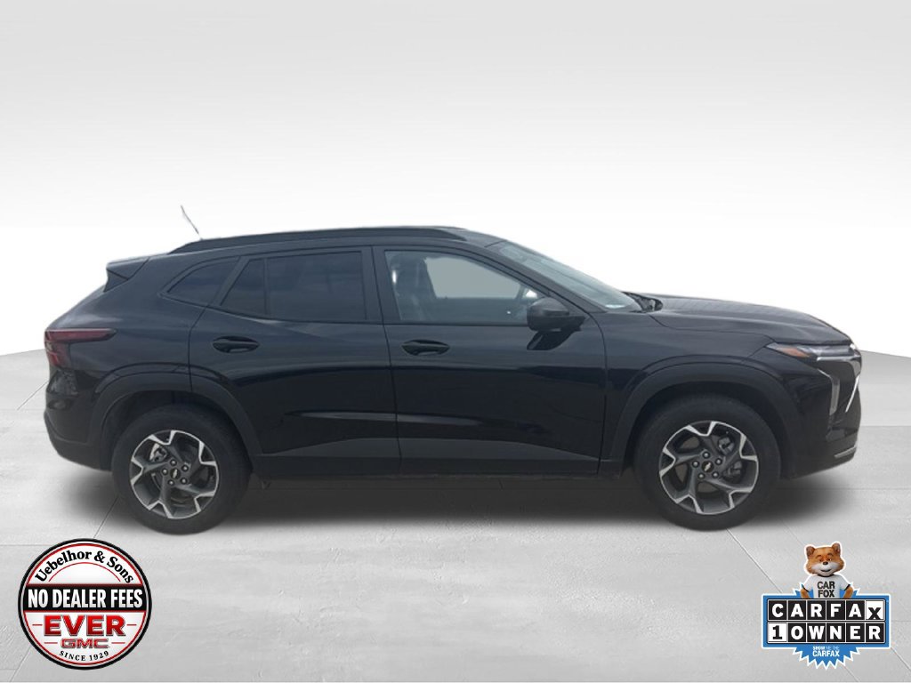 Used 2025 Chevrolet Trax LT FWD image 5