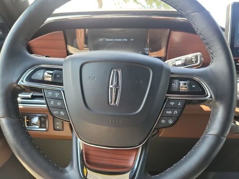 Certified 2023 Lincoln Navigator L Reserve RWD image 19