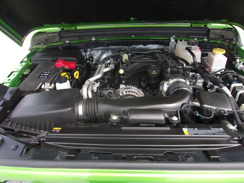 Used 2025 Jeep Gladiator Sport AWD/4WD image 25