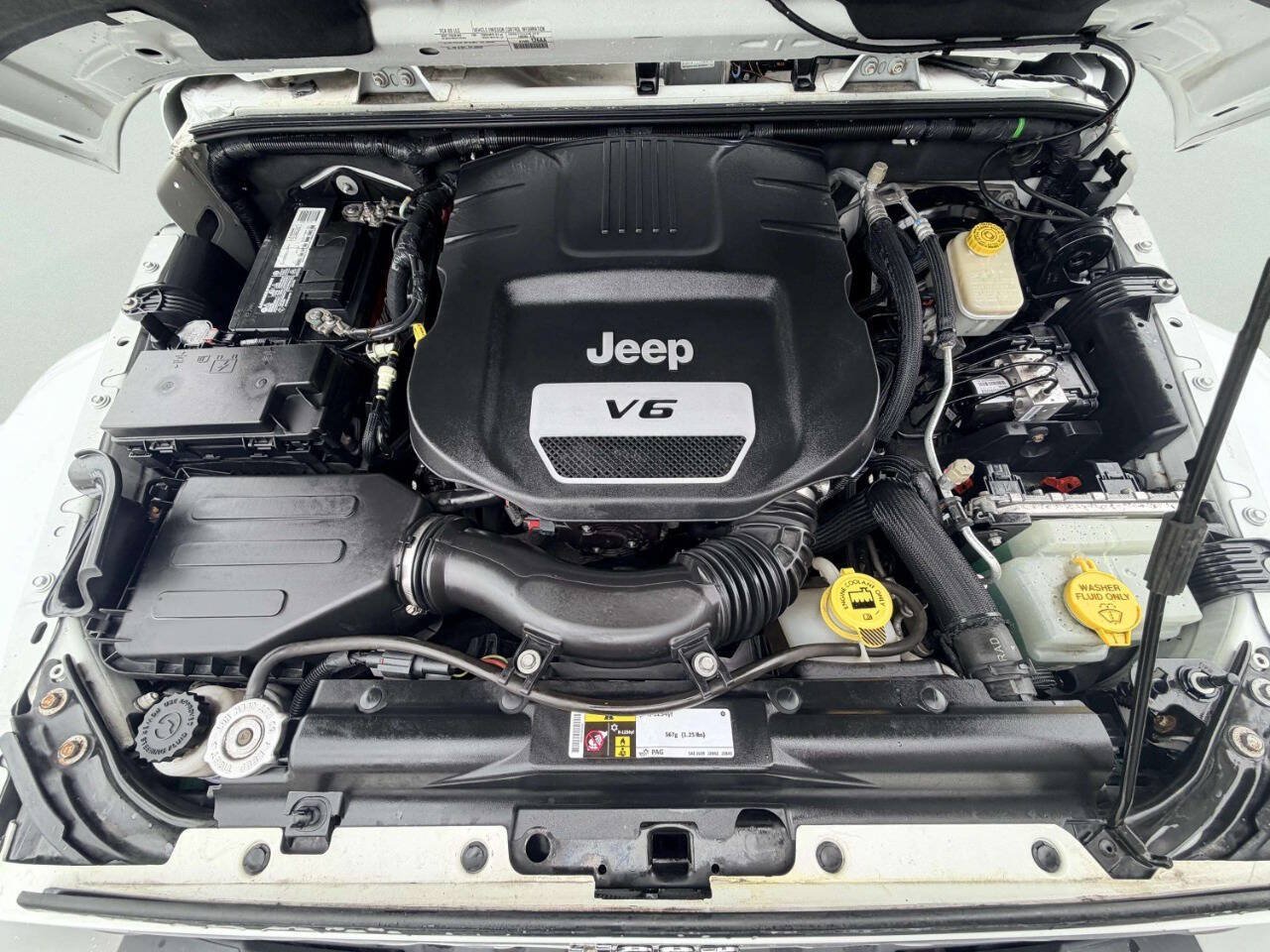 Used 2015 Jeep Wrangler Unlimited Sahara w/ Dual Top Group AWD/4WD image 11