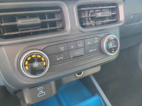 Used 2022 Ford Maverick XL FWD image 21