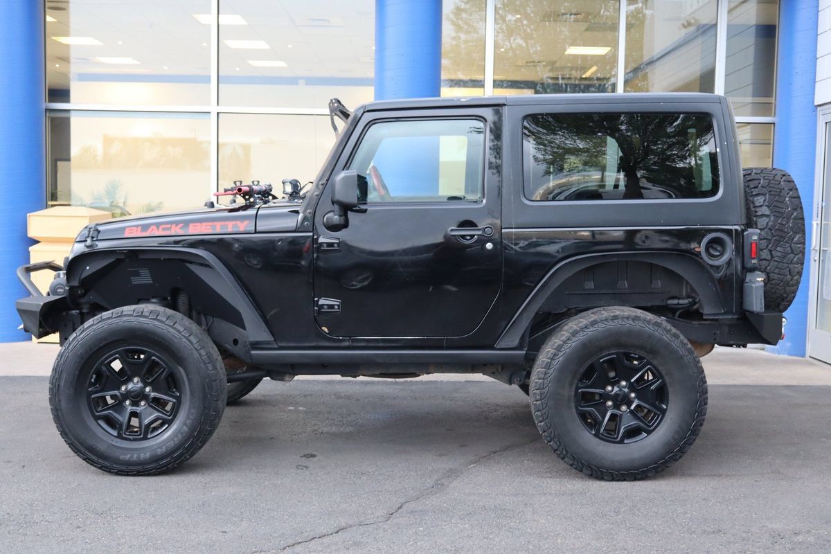 Used 2017 Jeep Wrangler Sport AWD/4WD image 2