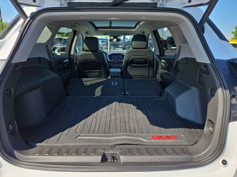 Certified 2023 GMC Terrain SLT w/ Infotainment Package II AWD/4WD image 11