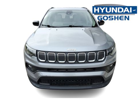 Used 2022 Jeep Compass Latitude FWD image 2