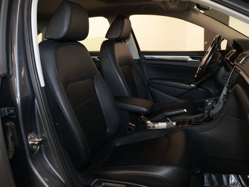 Used 2016 Volkswagen Passat 1.8T SE image 17