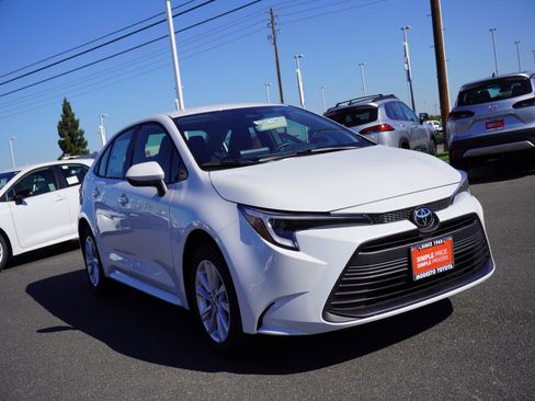 New 2026 Toyota Corolla LE image 1