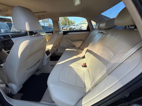 Used 2013 Volkswagen Passat 2.5 SE image 9