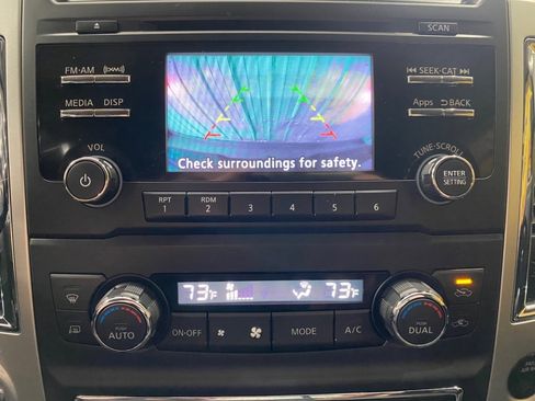 Used 2017 Nissan Titan SV image 15