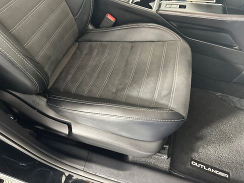 Used 2024 Mitsubishi Outlander SE AWD/4WD image 33