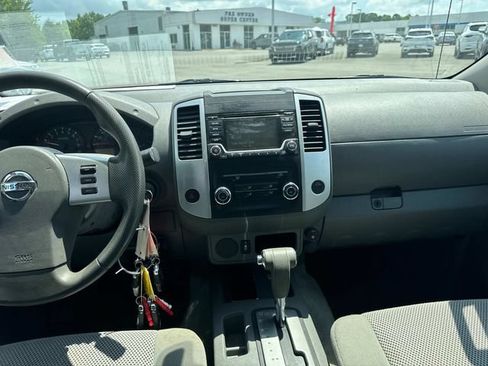 Used 2018 Nissan Frontier SV RWD image 18