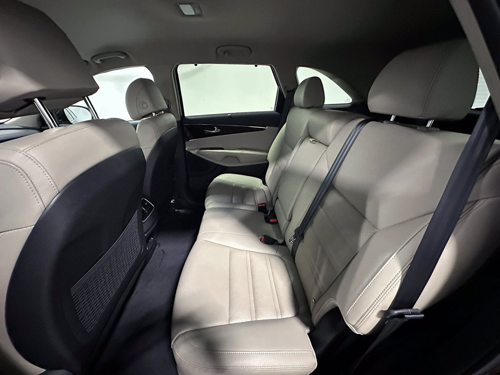 Used 2017 Kia Sorento EX FWD image 17