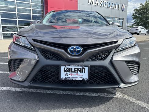 Used 2019 Toyota Camry SE w/ Audio Package FWD image 11