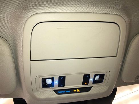 Used 2022 Ford Explorer XLT w/ Equipment Group 202A image 24