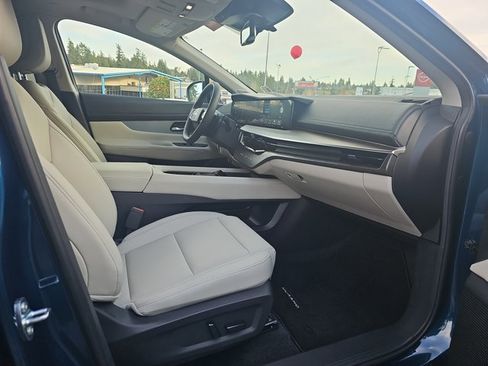 Certified 2025 Nissan Murano SL w/ Cargo Package image 32