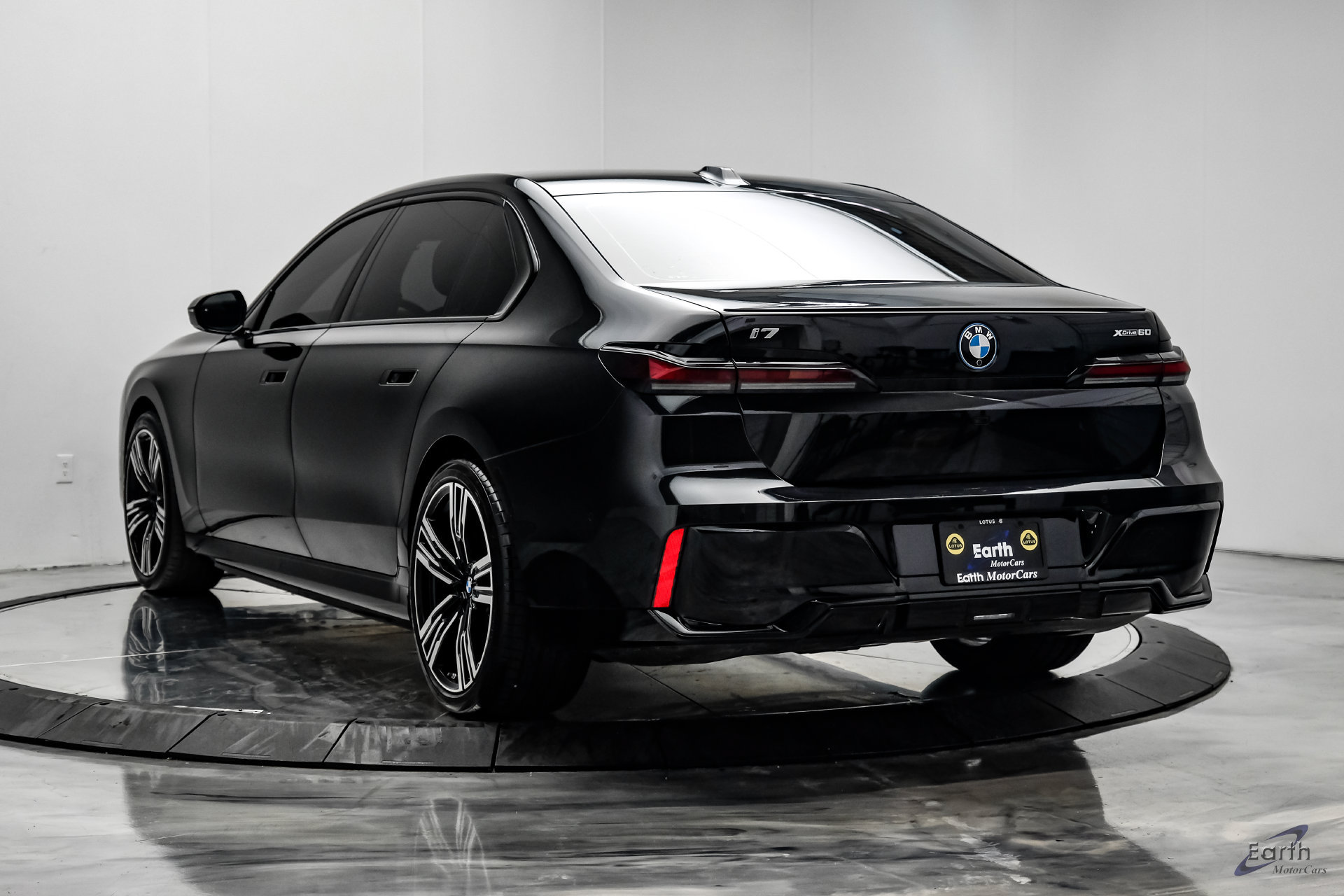 Used 2025 BMW i7 xDrive60 w/ Executive Package AWD/4WD image 11